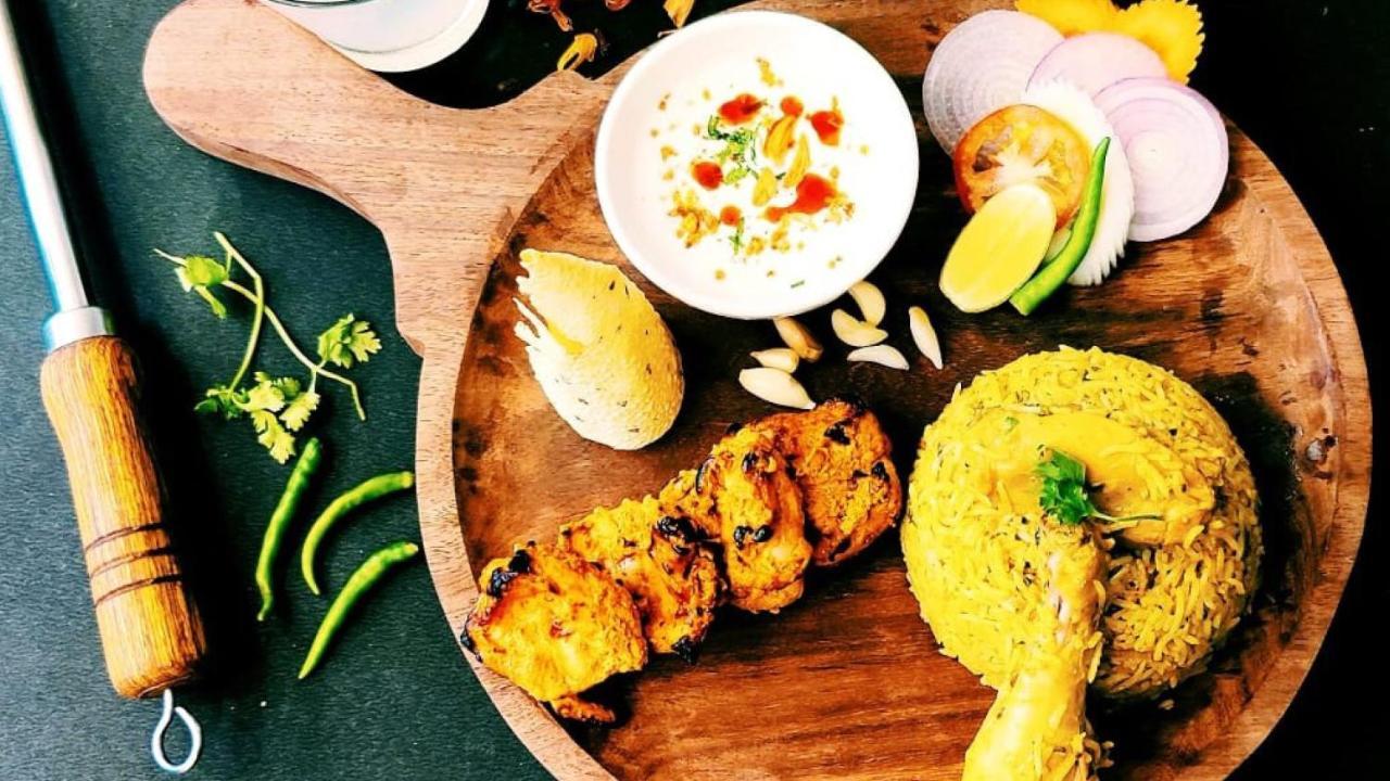Holiday Inn Gurugram Sector 90 By Ihg Gurgaon Extérieur photo Hyderabadi biryani