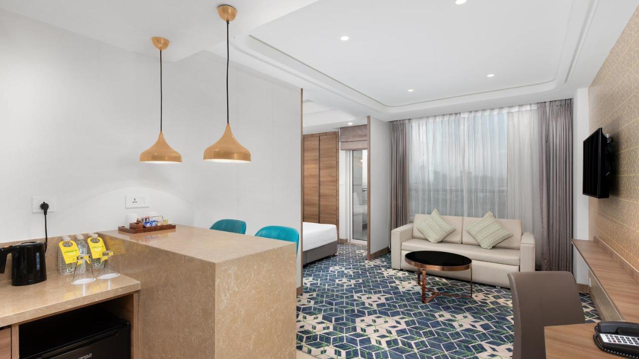 Holiday Inn Gurugram Sector 90 By Ihg Gurgaon Extérieur photo