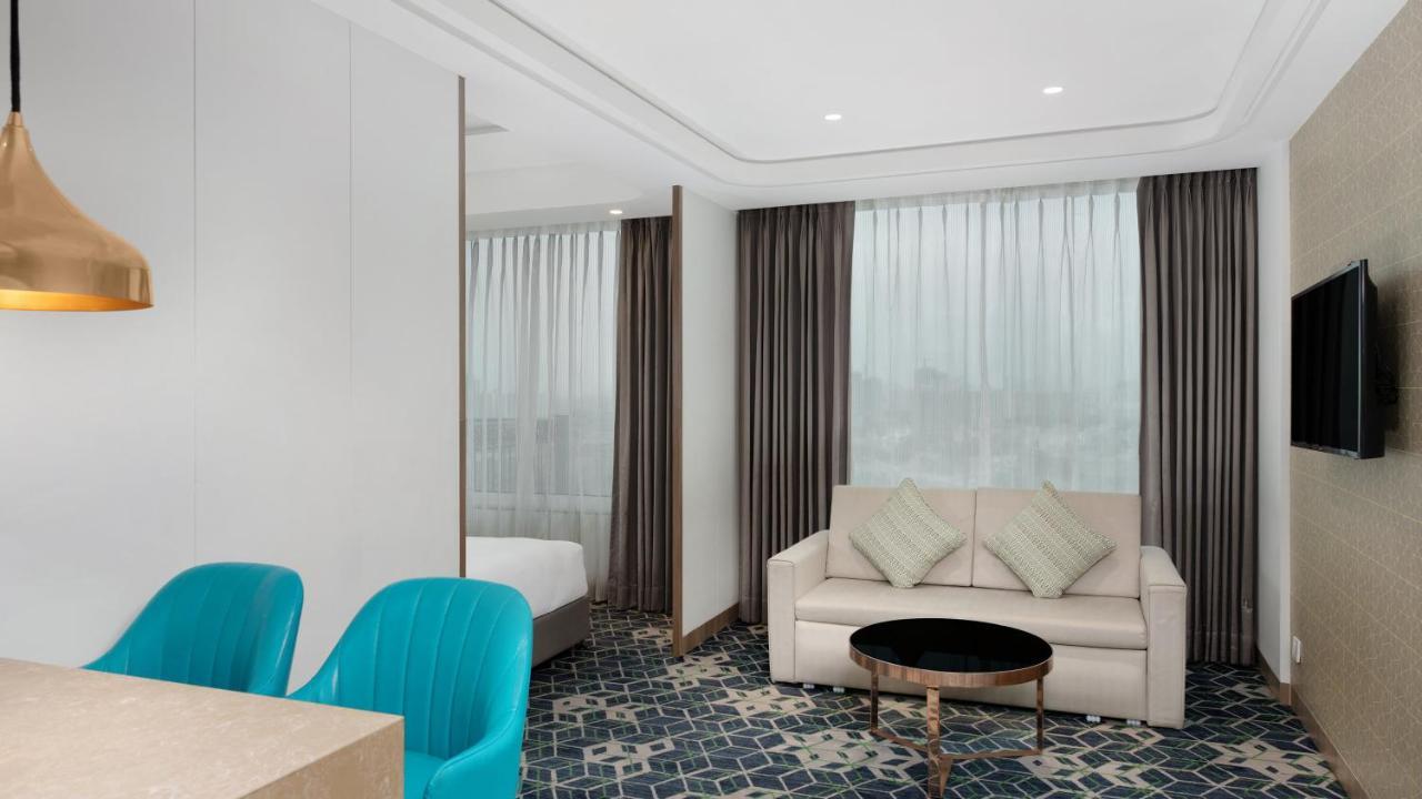 Holiday Inn Gurugram Sector 90 By Ihg Gurgaon Extérieur photo Suite