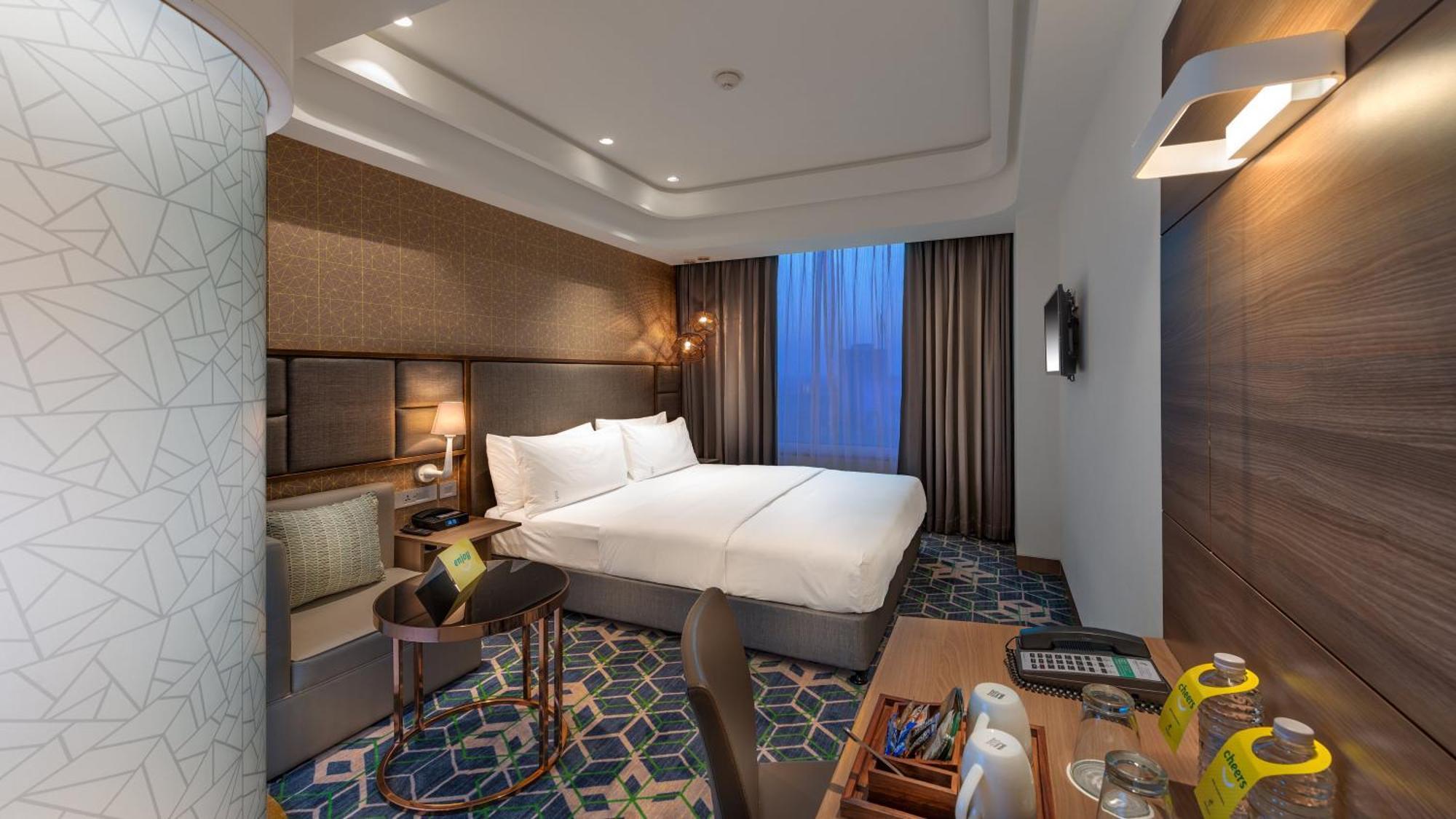 Holiday Inn Gurugram Sector 90 By Ihg Gurgaon Extérieur photo Deluxe Room