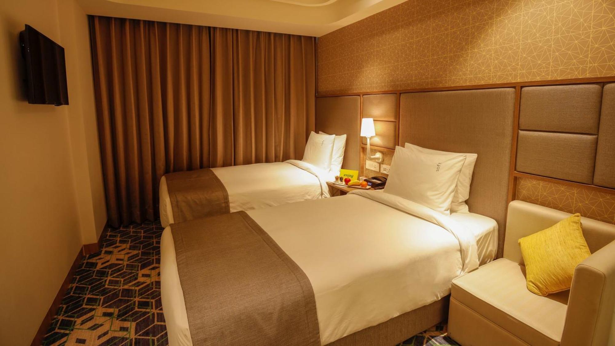 Holiday Inn Gurugram Sector 90 By Ihg Gurgaon Extérieur photo Deluxe room
