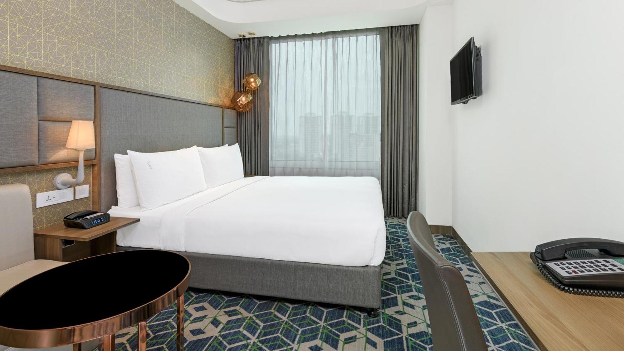 Holiday Inn Gurugram Sector 90 By Ihg Gurgaon Extérieur photo A room at the hotel